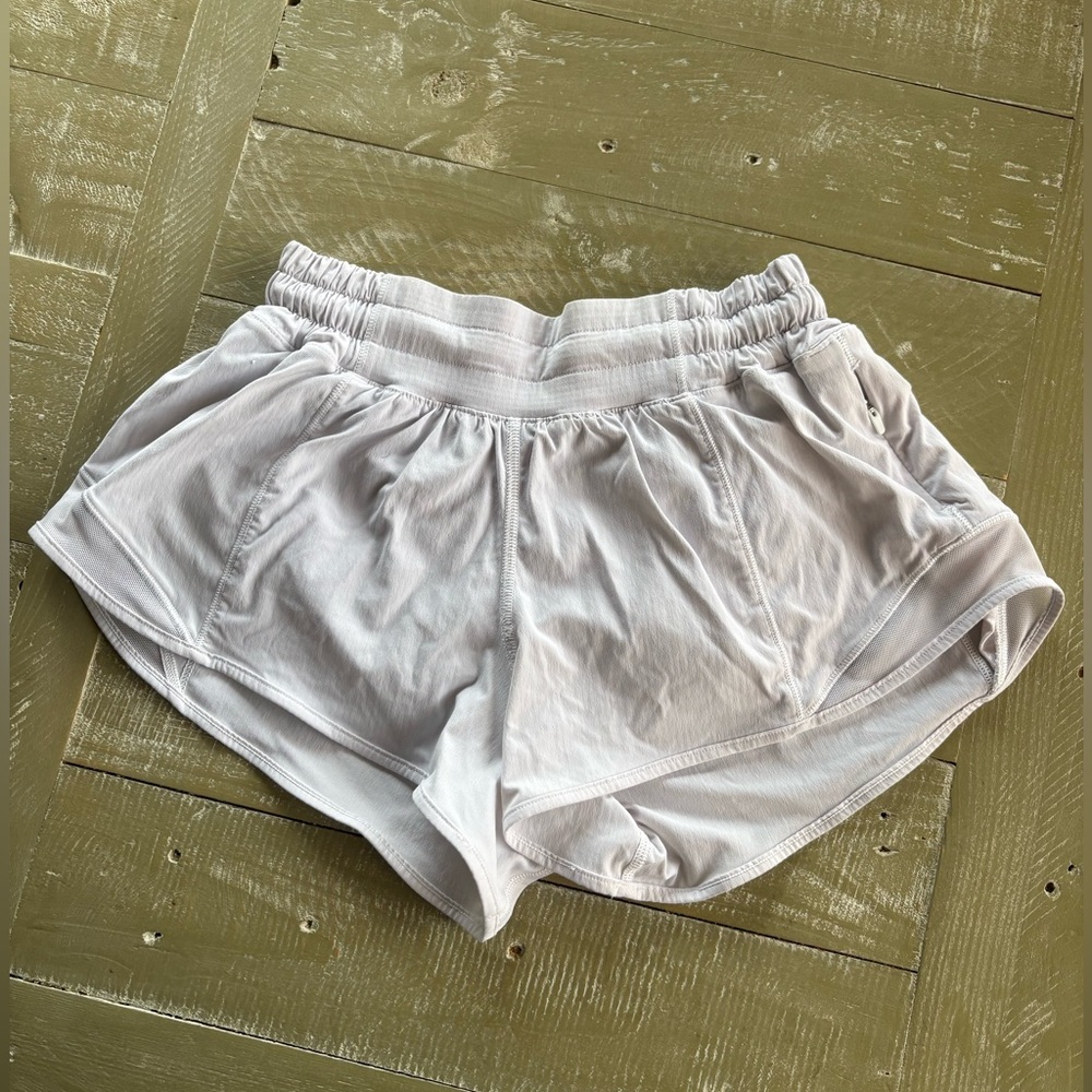 lululemon athletica 2.5-inch hotty hot Athletic Shorts